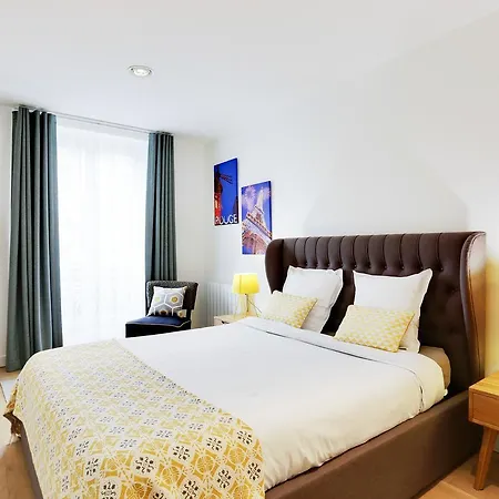 Apartment Centre - At Paris