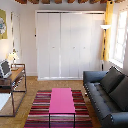 Apartment Centre - At Paris